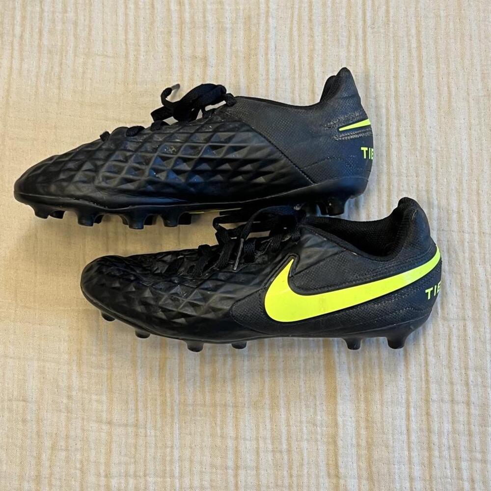 Nike Jr